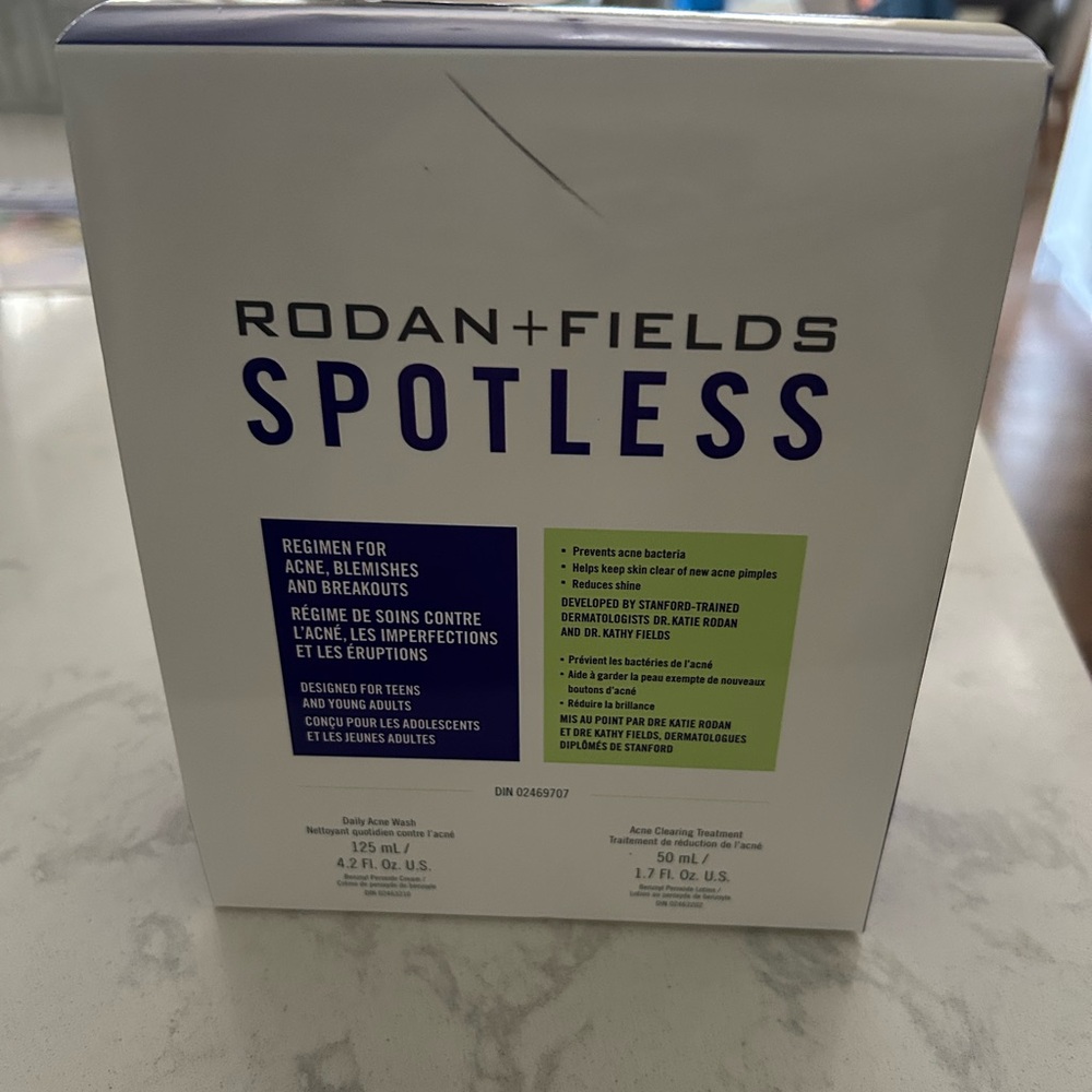 Rodan + Fields Spotless Regimen Box - Blue and Green